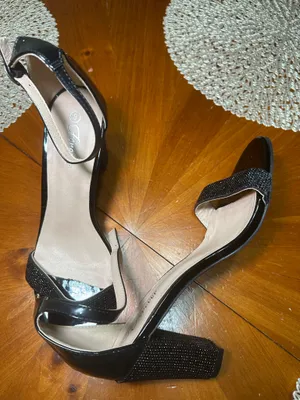 Heels Black Size 9 thumbnail 1