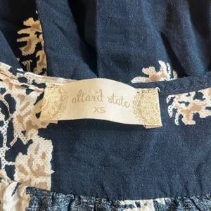 Altar'd State Blue Tan‎ Boho Print Bell Sleeve High Low Front Tie Top XS Flowy thumbnail 6