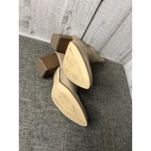 Fisace Womens Boots Size 8 Beige Tan Pointed Toe Heeled Ankle Booties Open Side thumbnail 6