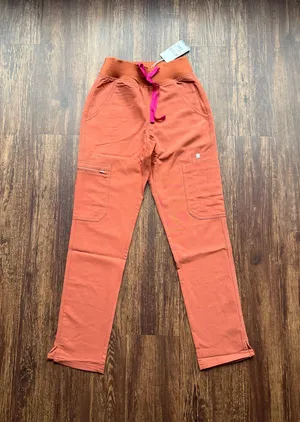 NWT FIGS Women’s Terracotta High Waisted Yola Scrub Pants - Size XXS Petite thumbnail 1