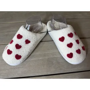 Cozy Red Heart Plush Slippers Size Women’s‎ 9 Faux Fur Sweetheart Sole Cozy Core thumbnail 4