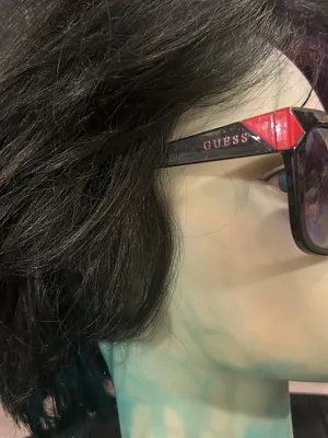 Guess Black Cat-Eye Sunglasses with Pink Corner Accents thumbnail 8