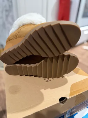 Koolaburra by UGG Elladine wedges booties with white faux fur trim, size US 7.5 thumbnail 6