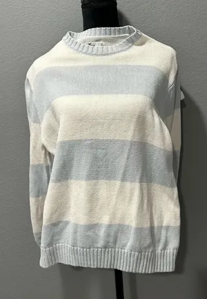 Hollister Soft Knit Striped Sweater XS – Cream & Light Blue Crewneck NWOT thumbnail 1