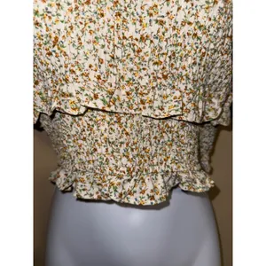 Altar'd State Ditsy Floral Smock Crop Off Shoulder Puff Sleeve Cream top L Boho‎ thumbnail 5