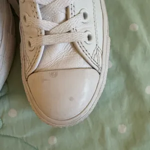 Converse Classic White High-Tops Women’s size 8.5 thumbnail 5