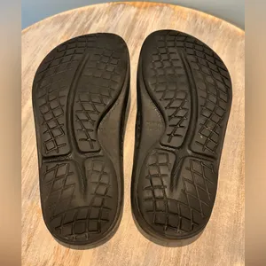 OOFOS original black sandal Unisex Men’s 5 Women’s 7 thumbnail 10