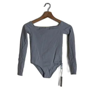 Skims essential bodysuit off shoulder light grey size small medium ladies thumbnail 2