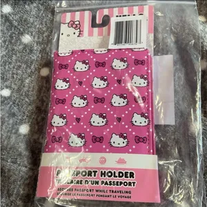Hello Kitty Faux-Quilt Pink Passport Holder NWT thumbnail 3