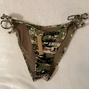 SKIMS Dippy Tie Bikini Bottoms XL NWT thumbnail 4