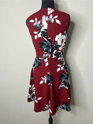 AX Paris Sleeveless Burgundy Floral Fit-and-Flare Dress Size:10 thumbnail 4