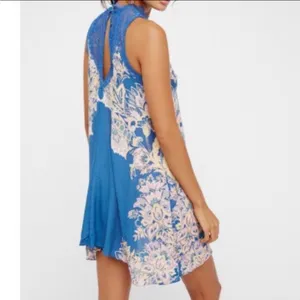 Free People Blue floral lace light weight Dress Size Small! thumbnail 2