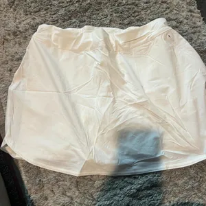 Outdoor Voices‎ medium white skort thumbnail 4