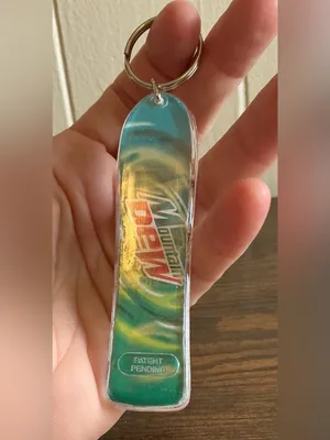 A Vintage Mountain Dew Acrylic Snowboard Keyring Keychain Key Fob thumbnail 4