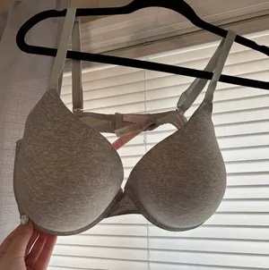 PINK Victoria’s Secret Bra thumbnail 1