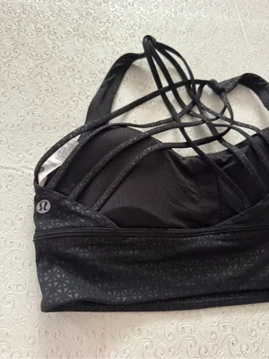 Lululemon black geometric design criss cross sports bra padded US 4 workout thumbnail 10