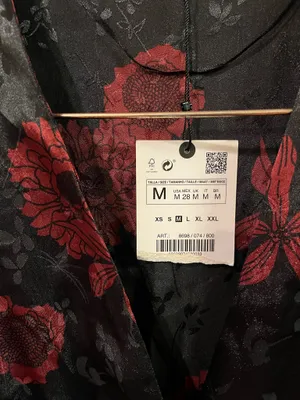 BNWT Zara Black Satin Red Floral Jacquard Mini Dress Size Medium thumbnail 3