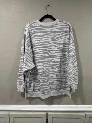 American Eagle Zebra Print Crewneck thumbnail 4