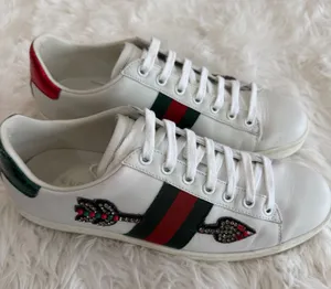 Gucci Ace Embroidered Arrow Sneakers thumbnail 1