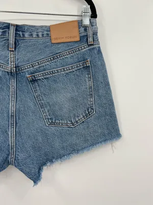 Aritzia Denim Forum The 90s Vintage Cut Off Shorts Jean Denim Distressed Blue 28 thumbnail 6
