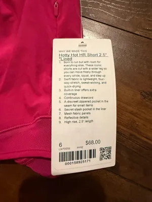 Lululemon Shorts Hotty Hot 2.5" Low-Rise thumbnail 2