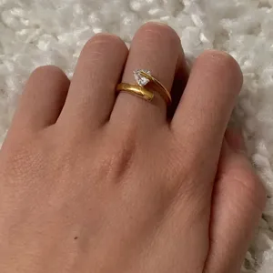 Gold Solitaire Crystal Ring Size 6 NWOT thumbnail 3