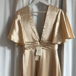 Hebeos‎ Champagne Flutter Sleeve Bridesmaids Dress D41 thumbnail 7