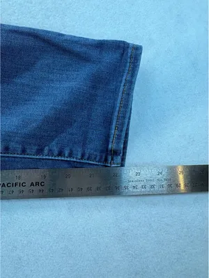 Levi’s Women’s Size 4 W27 Cropped Straight Leg Jeans Blue Denim thumbnail 6