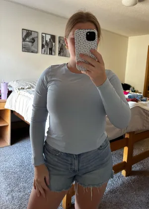 Old Navy Long Sleeve thumbnail 1