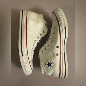 Converse All Star White and Red High-Tops thumbnail 2