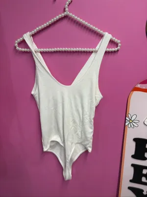 Abercrombie Women’s White Ribbed Tie-Front Bodysuit thumbnail 3