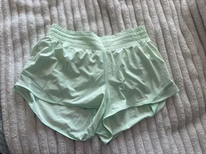 Lululemon 2.5" Hotty Hot Shorts High-Rise thumbnail 3