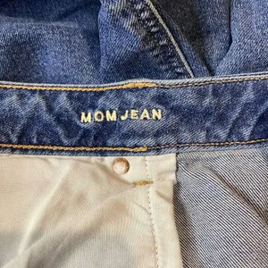 American Eagle Mom Jeans Women's Size 18 Blue Medium Wash‎ High Rise Stretch thumbnail 5