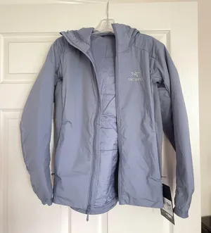 Arcteryx ATOM HOODED INSULATED JACKET WOMEN'S color in stratus size S NWT thumbnail 1