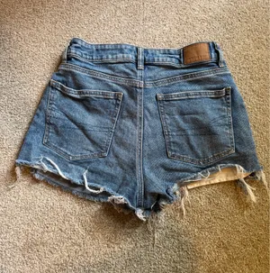 American Eagle Strigid Distressed Crossover Shorts thumbnail 2