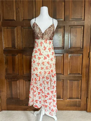 NWT Urban Outfitters‎ Harper Lace Printed Midi Dress Floral Slip Asymmetric XS thumbnail 2