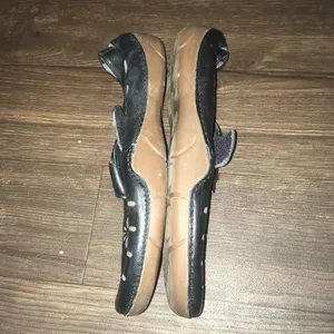 Propet black cutout closed toe leather flats Black Size 7.5 thumbnail 4
