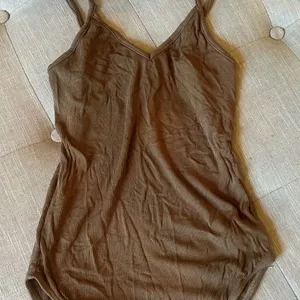 Agolde Brown Ribbed V-Neck Spaghetti Bodysuit Size Small thumbnail 5