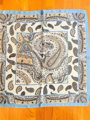 Elegant Blue and Beige Paisley Scarf - Lightweight Fashion Accessory thumbnail 3