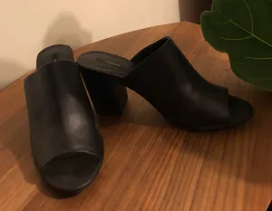 Forever 21 Cute Black Block Heels thumbnail 1
