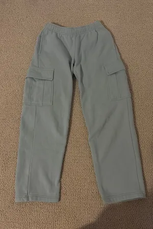 Aritzia Cargo Pants thumbnail 1