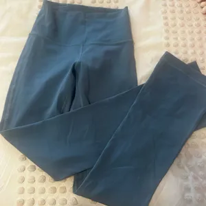 Lululemon Flare leggings thumbnail 1