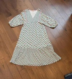 Boden Anita Jersey Midi Dress in Oriental Ivy Size 4 thumbnail 1
