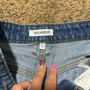 Good American jean shorts thumbnail 6