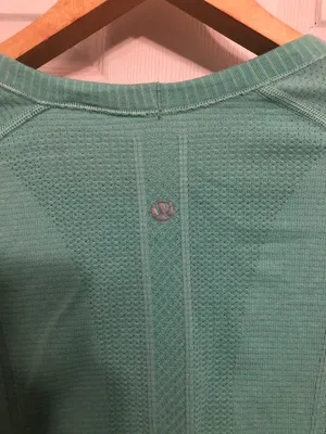 Lululemon long sleeve swiftly tech size 8 thumbnail 4