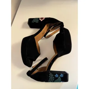 Nanette Lepore Viola Platform Block Heel Pumps Floral Embroidered Black Size 6.5 thumbnail 4