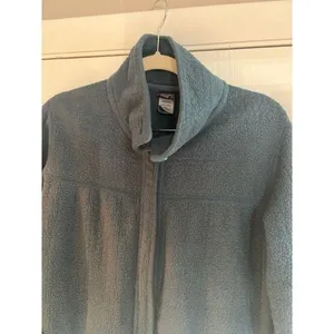 Patagonia woman's green fleece zipup‎ size medium thumbnail 3