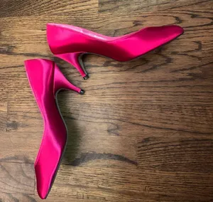 80s Vintage Silver Slipper Kitten Heels thumbnail 1