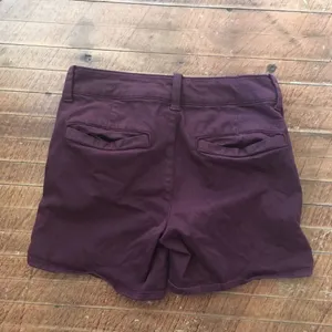 American Eagle Midi stretch maroon shorts thumbnail 5