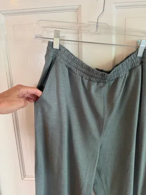 Vuori Green Performance Joggers thumbnail 2